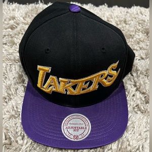 Mitchell & Ness LOS ANGELES LAKERS Snapback Hat Cap Black & Purple Adjustable